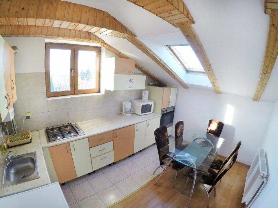 Quik Braşov Exterior foto